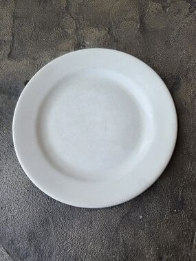ANTIQUE WHITE IRONSTONE CHINA PLATE, 1800S J.& G. MEAKIN